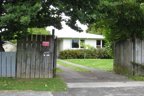 Photo of property in 10 Kowhai Avenue, Mangere Bridge, Auckland, 2022