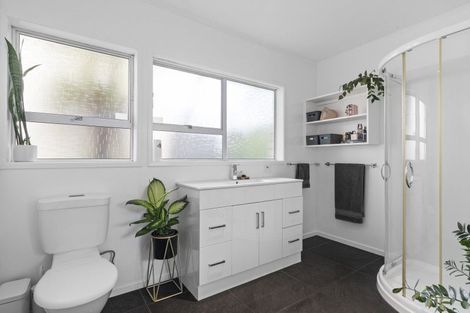 Photo of property in 3 Cardiff Street, Pukekohe, 2120