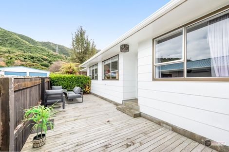 Photo of property in 208a California Drive, Totara Park, Upper Hutt, 5018
