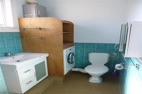 Photo of property in Devonport Apartments, 14/127 Saint Aubyn Street, New Plymouth, 4310