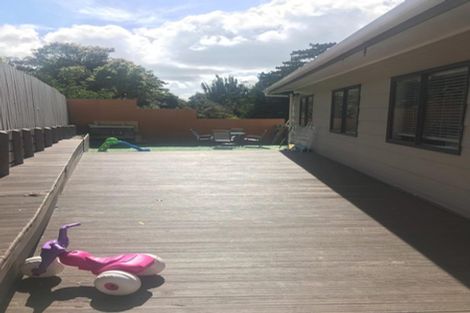 Photo of property in 2/95 Hobsonville Road, West Harbour, Auckland, 0618
