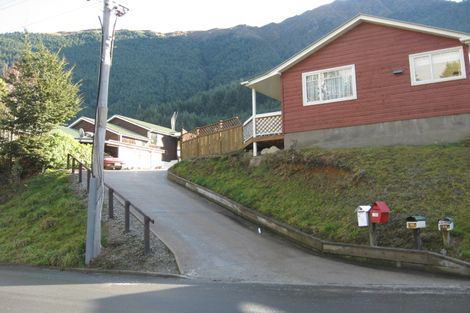 Photo of property in 200a Fernhill Road, Sunshine Bay, Queenstown, 9300