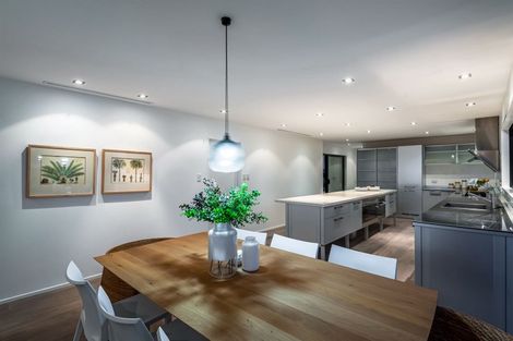 Photo of property in 17a Parr Terrace, Castor Bay, Auckland, 0620