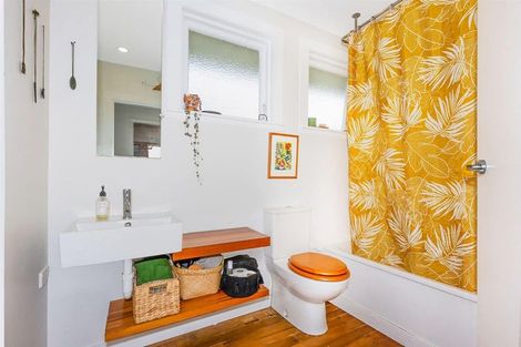 Photo of property in 42 Downes Street, Titahi Bay, Porirua, 5022