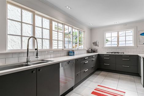 Photo of property in 1/21 Church Street, Devonport, Auckland, 0624