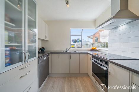 Photo of property in 13 Otamarau Grove, Maungaraki, Lower Hutt, 5010
