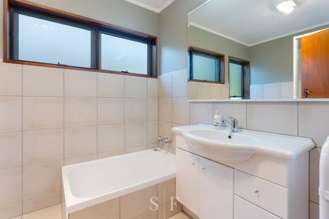 Photo of property in 15 Fleetwood Grove, Waikanae, 5036