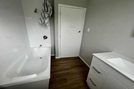 Photo of property in Shakespeare Flats, 8/48 Merton Street, Trentham, Upper Hutt, 5018