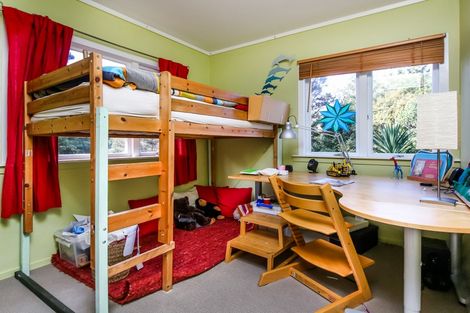 Photo of property in 89 Laingholm Drive, Laingholm, Auckland, 0604