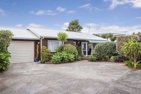 Photo of property in 39b Portadown Avenue, Pakuranga Heights, Auckland, 2010