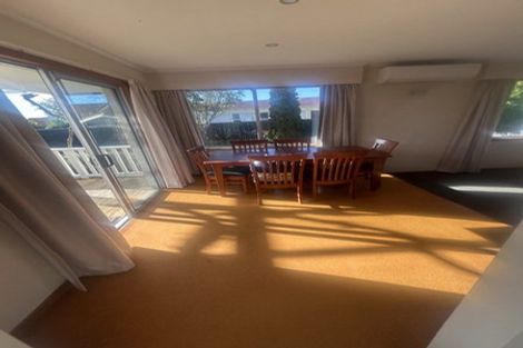 Photo of property in 16 Bale Place, Havelock North, 4130