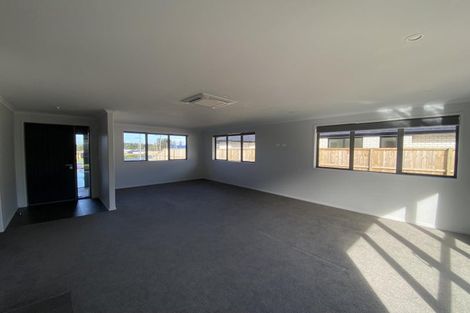 Photo of property in 18 Maui Place, Te Kamo, Whangarei, 0112