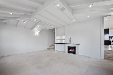 Photo of property in 47 Saltburn Road, Milford, Auckland, 0620