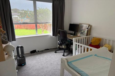Photo of property in 1/14b Camrose Place, Glenfield, Auckland, 0629