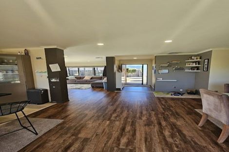 Photo of property in 17 Consort Close, Paraparaumu Beach, Paraparaumu, 5032