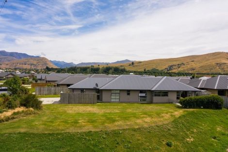 Photo of property in 15 Judge And Jury Drive, Lake Hayes, Queenstown, 9304