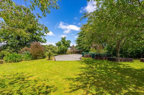 Photo of property in 2 Daffodil Grove, Carterton, 5713