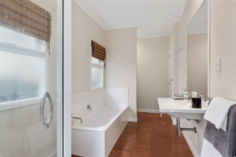 Photo of property in 2/227 Glenfield Road, Hillcrest, Auckland, 0627