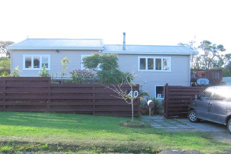 Photo of property in 40 Tane Road, Laingholm, Auckland, 0604