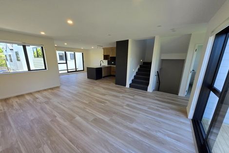 Photo of property in 7/13 Fairdale Place, Birkdale, Auckland, 0626