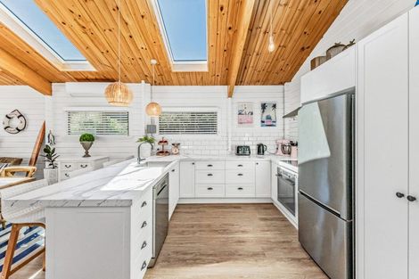 Photo of property in 11 Swindells Road, Waikuku Beach, 7473