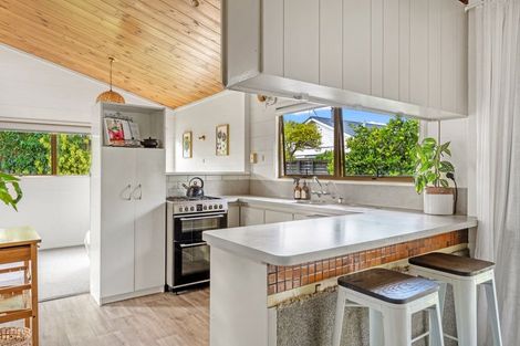 Photo of property in 102 Oak Street, Mangapapa, Gisborne, 4010