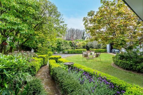 Photo of property in 98 Te Mata Road, Havelock North, 4130