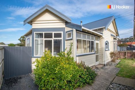 Photo of property in 69 Hargest Crescent, Saint Clair, Dunedin, 9012