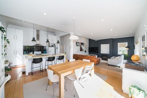 Photo of property in 15 Douglas Street, West End, Palmerston North, 4412