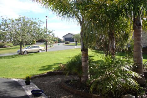 Photo of property in 28 Halyard Loop, Haruru, 0204