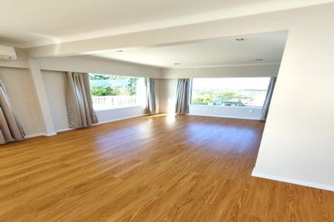 Photo of property in 14 Chelsea View Drive, Chatswood, Auckland, 0626