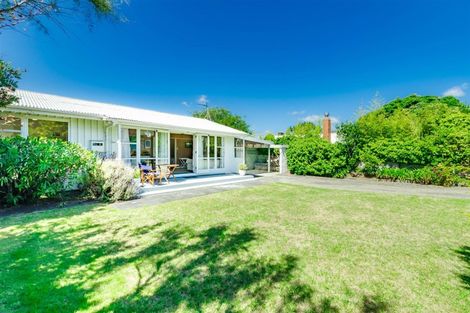 Photo of property in 92 Manly Street, Paraparaumu Beach, Paraparaumu, 5032