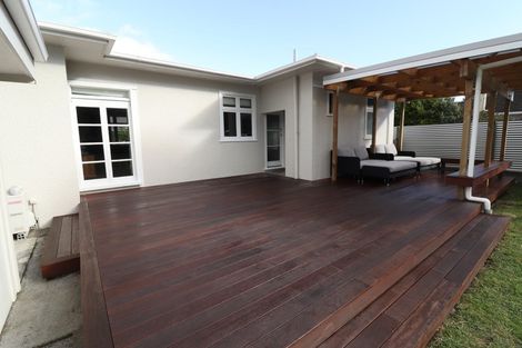 Photo of property in 17 East Street, Terrace End, Palmerston North, 4410
