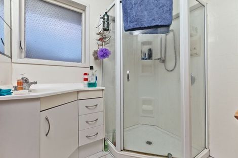 Photo of property in 74 Eskdale Road, Birkdale, Auckland, 0626