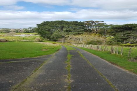 Photo of property in 16 Babich Road, Henderson Valley, Auckland, 0614