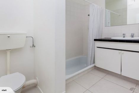 Photo of property in 94b Aikmans Road, Merivale, Christchurch, 8014