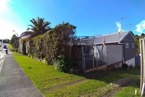 Photo of property in 24 Springtime Crescent, Stanmore Bay, Whangaparaoa, 0932