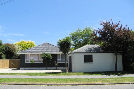 Photo of property in 1/9 Pinehurst Crescent, Russley, Christchurch, 8042