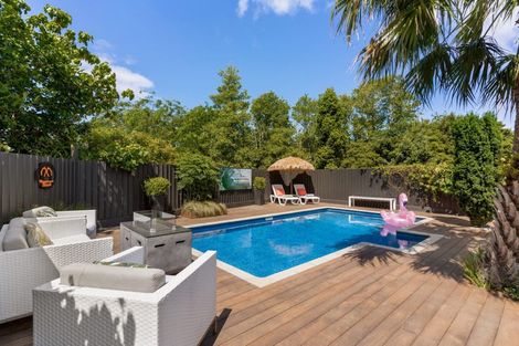 Photo of property in 11 Herbert Drive, Whangamata, 3620