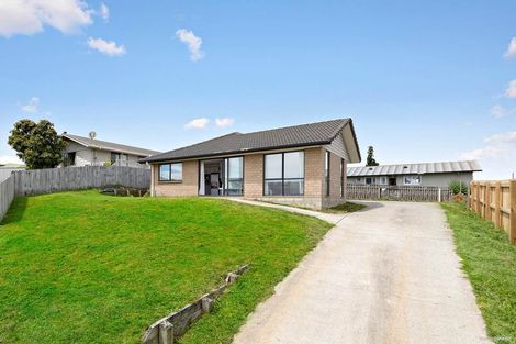 Photo of property in 19 Mcgowan Rise, Tuakau, 2121