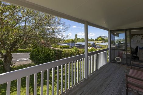 Photo of property in 37 Domain Road, Waipawa, 4210