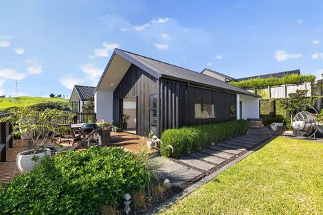 Photo of property in 14 Hayward Place, Ohauiti, Tauranga, 3112
