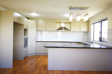 Photo of property in 2/25 Keldale Place, Forrest Hill, Auckland, 0620