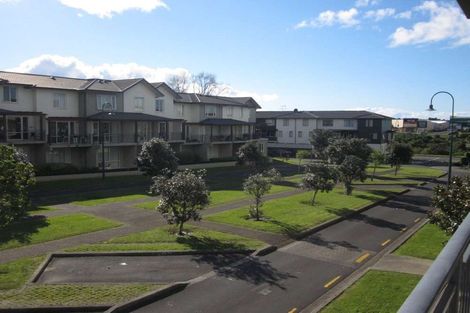 Photo of property in 5 Opito Way, East Tamaki, Auckland, 2013