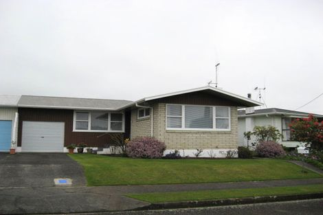 Photo of property in 26 Karaka Crescent, Levin, 5510