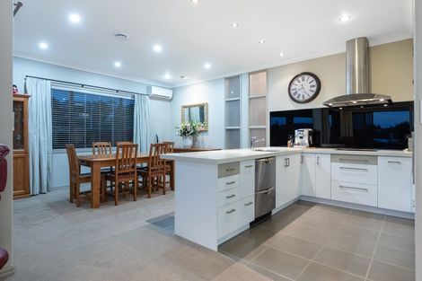 Photo of property in 2 Crater Close, Pyes Pa, Tauranga, 3112