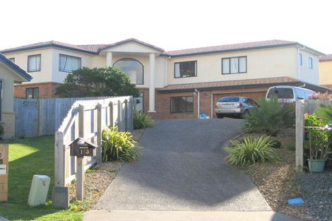 Photo of property in 13 Ballydonegan Rise, East Tamaki, Auckland, 2013