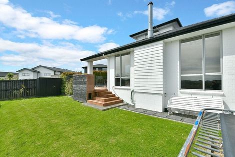 Photo of property in 6 Skipjack Pass, Silverdale, 0932