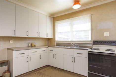 Photo of property in 11 Athlone Place, Hokowhitu, Palmerston North, 4410