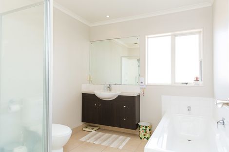 Photo of property in 8 Thyme Court, Flat Bush, Auckland, 2016